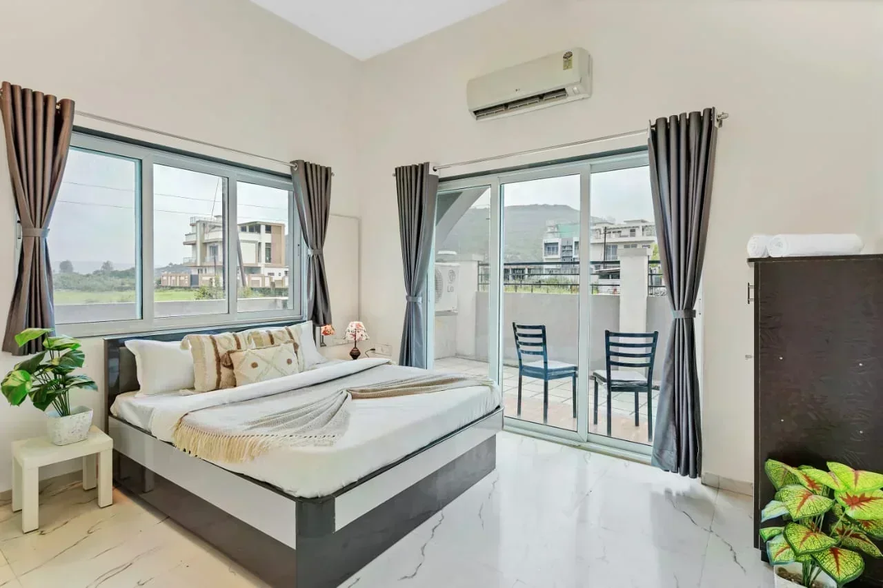 24 Queens Villa