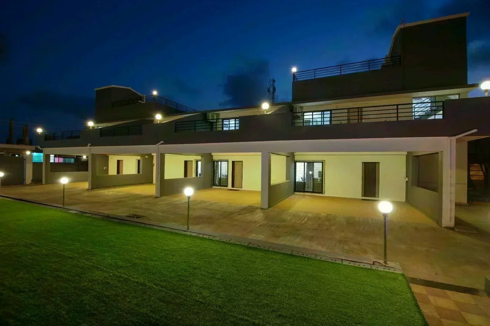 Fully Furnished 4 BHK Apartment Stay in Lonavala with Private Pool - Image 4