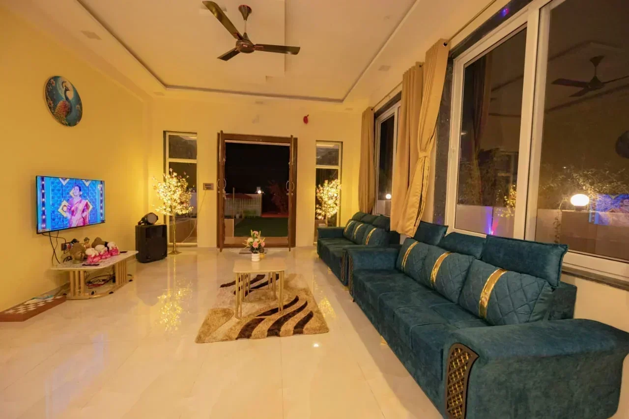 Lonavala - Megastar Villa - 4BHK Luxurious, Spacious Super Clean, Big Swimming Pool Big Lawn Area - Image 4