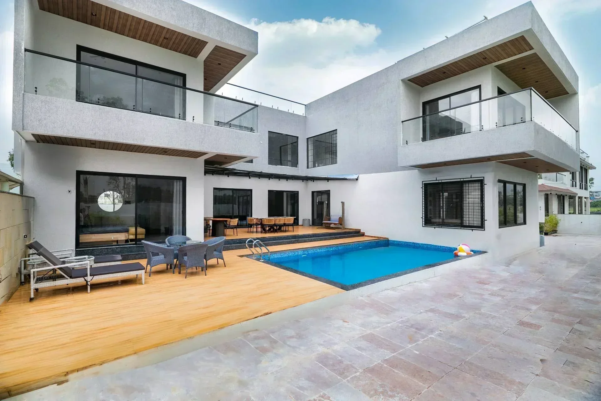 Evergreen escapes 2 - Image 2