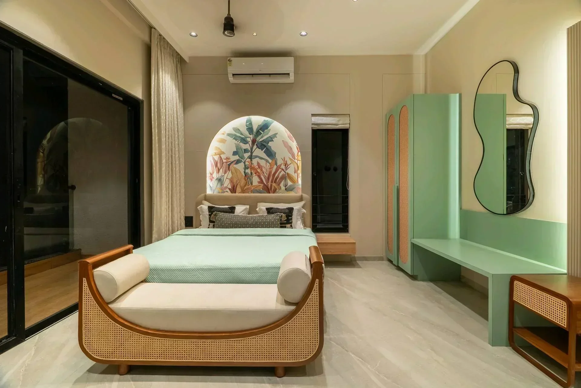 Evergreen escapes 2 - Image 5