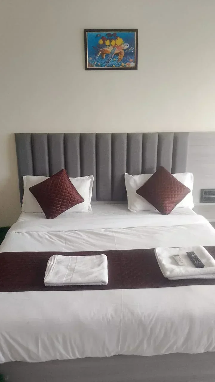 3 Star Hotel - Image 5