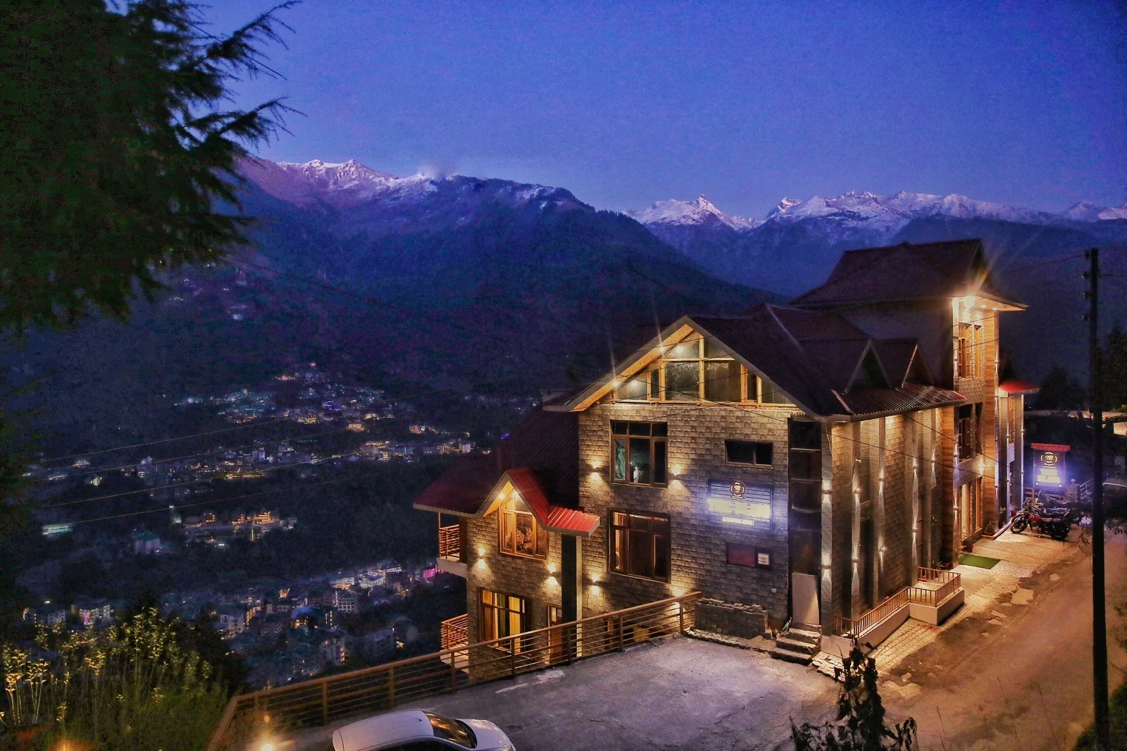 3+1 BHK Bliss Apartment & Cottage, Manali – Mountain View Stay - Image 2