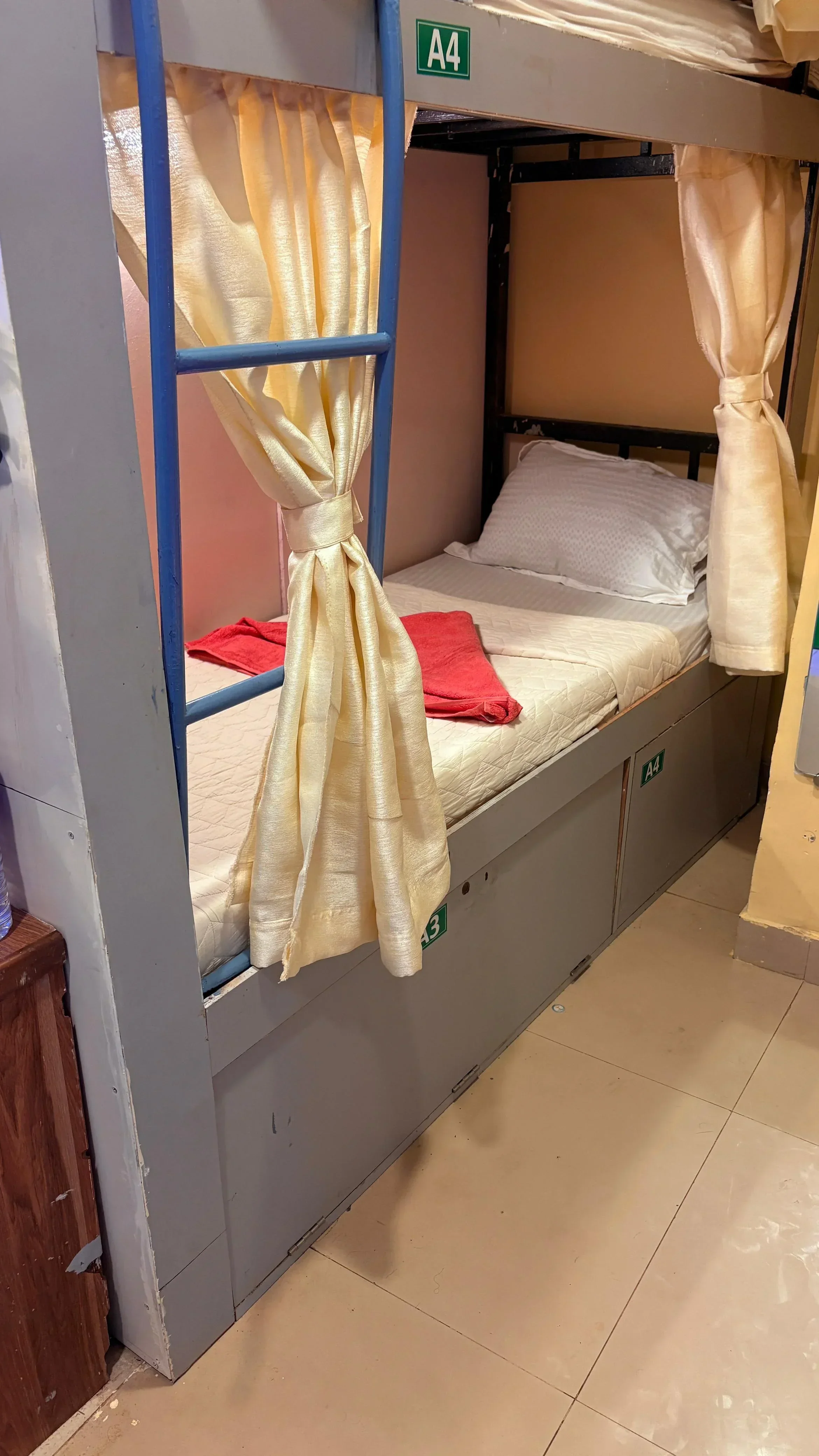 Welcome Inn Dormitory &  Male And Female AC 24/7 - Image 3