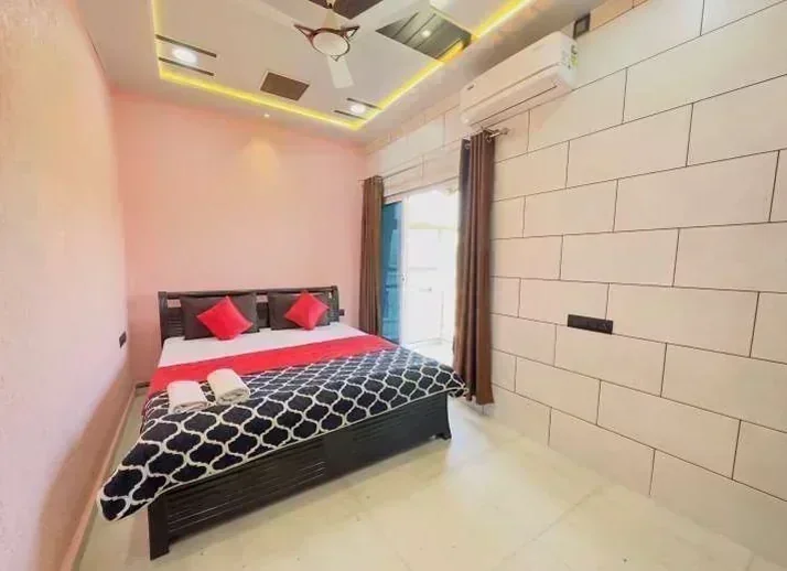 5BHK Retreat Villa with Private Pool & Mountain Views - Image 4