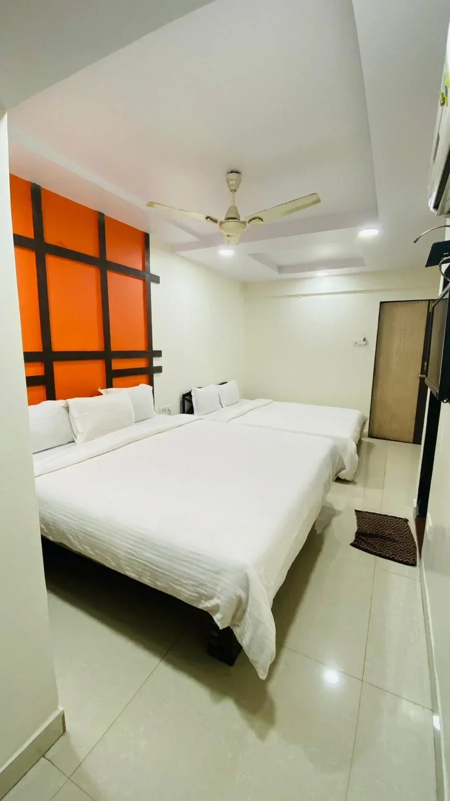 Hotel Blue Heaven - Image 2