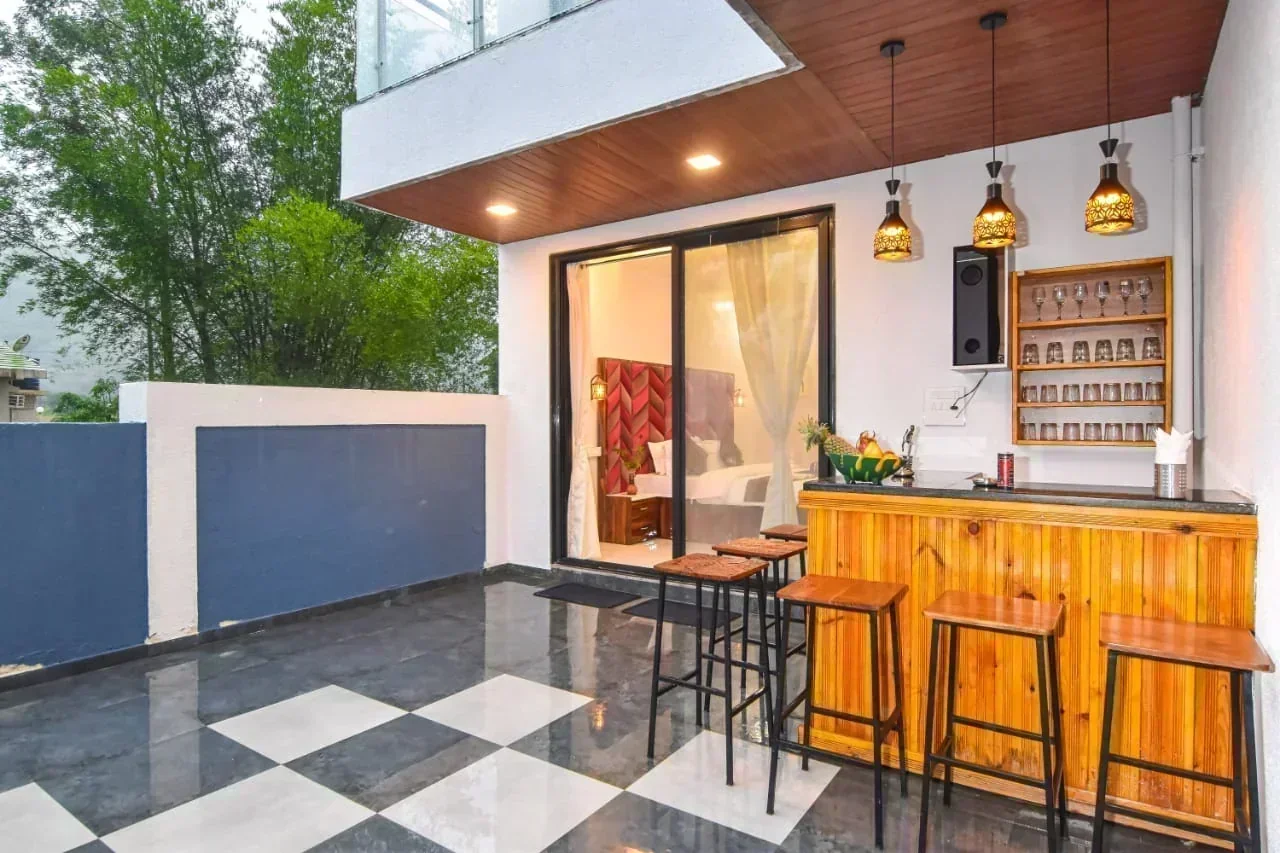Sherlock Homes Fort View Villa Lonavala - Image 4