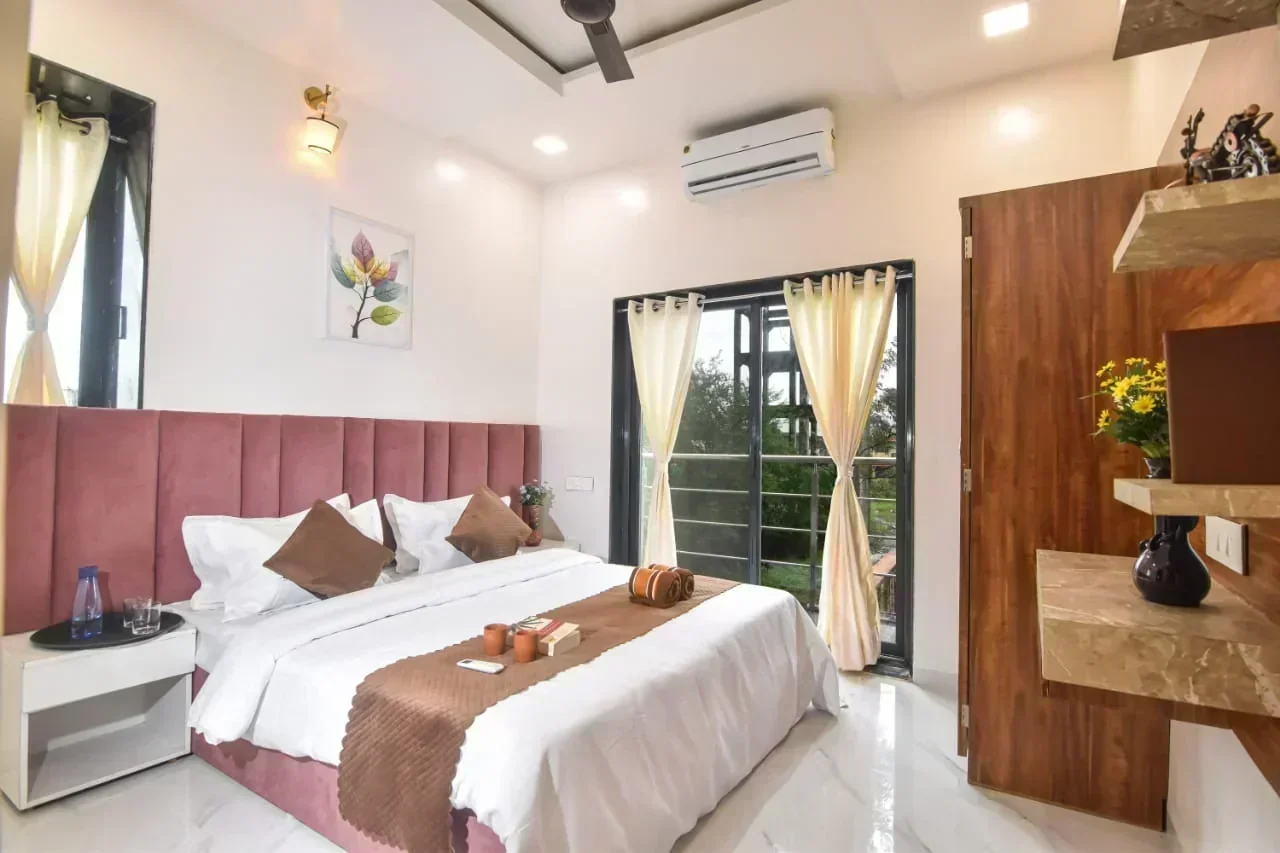 Sherlock Homes Fort View Villa Lonavala - Image 5