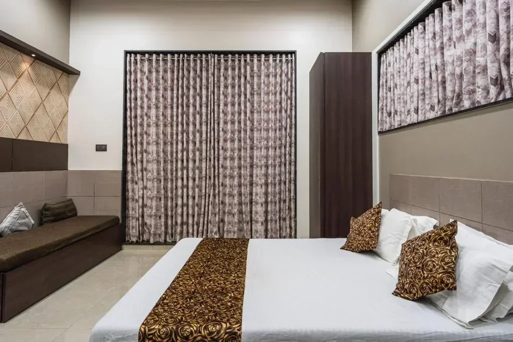 Rockfort villa 4BHK with Swimmng pool & Club House) - Image 5