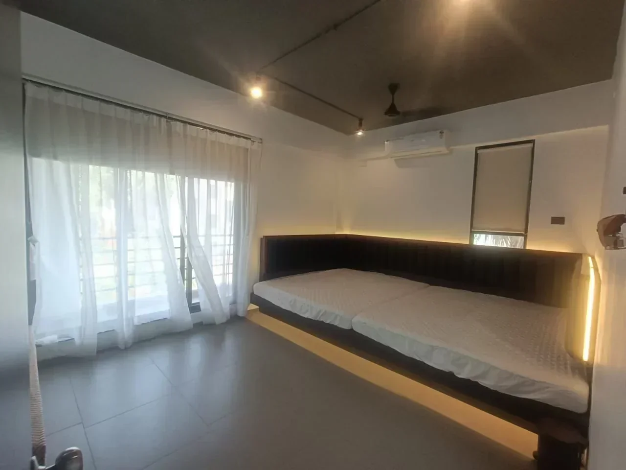 iiraholidayshomes with private pool - Image 4