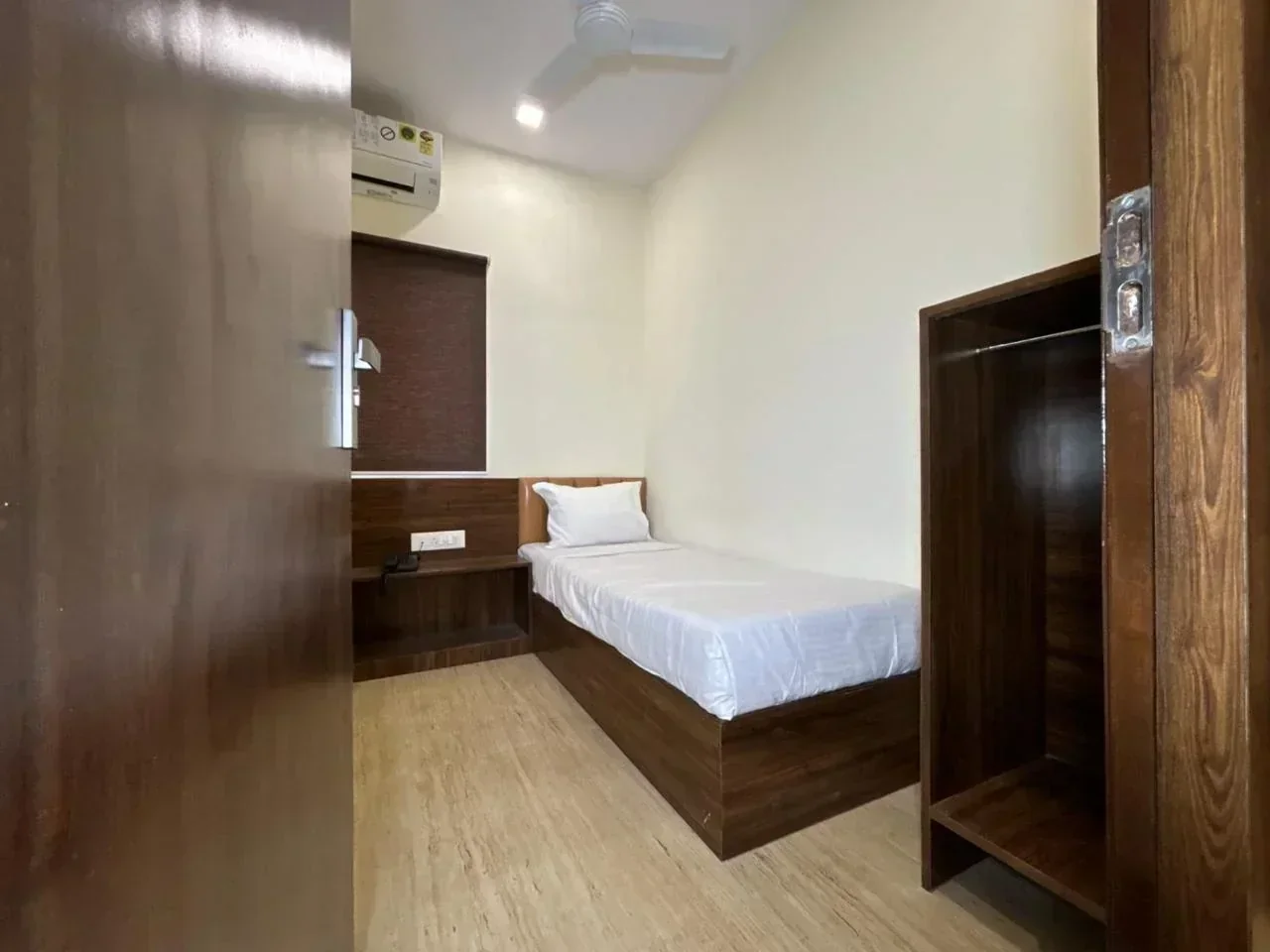 Aafee cabin stay & dormitory - Image 5
