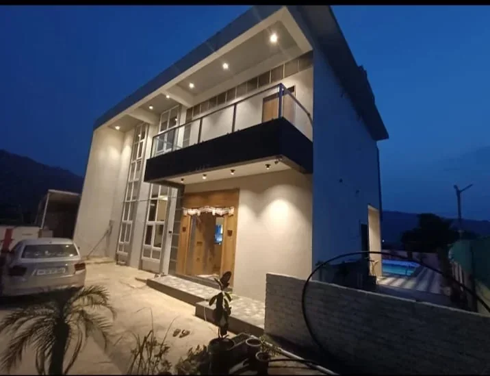 Millionaire’s Stay - Image 2