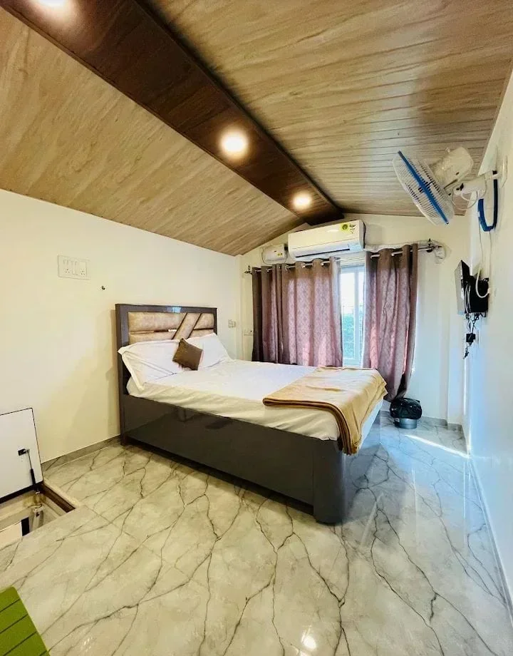 AK villa with private pool - Image 5