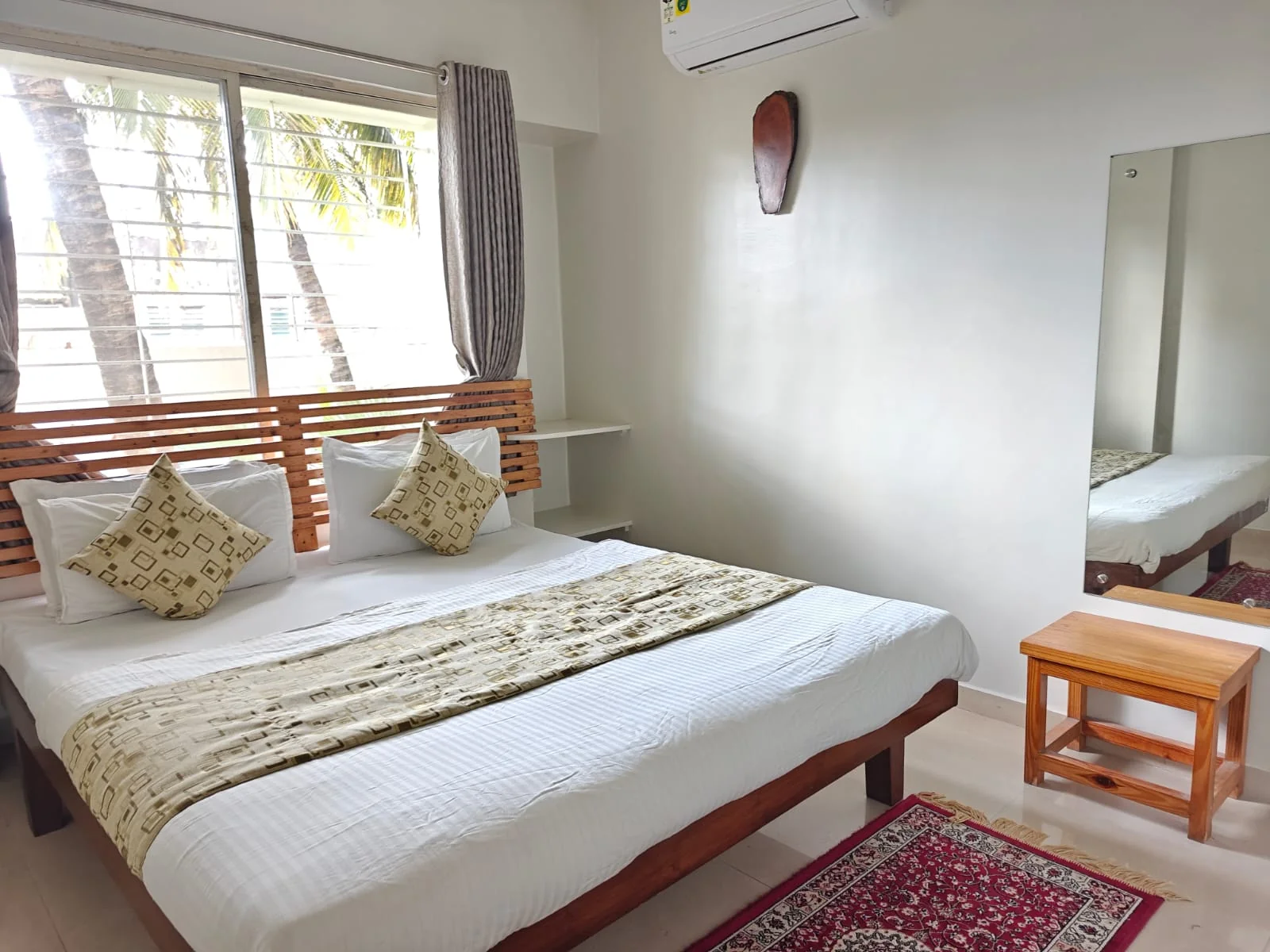 Fully Furnished 2BHK in Nagala Park – Daily Rental | Chandralok Premium Homestays - Image 5