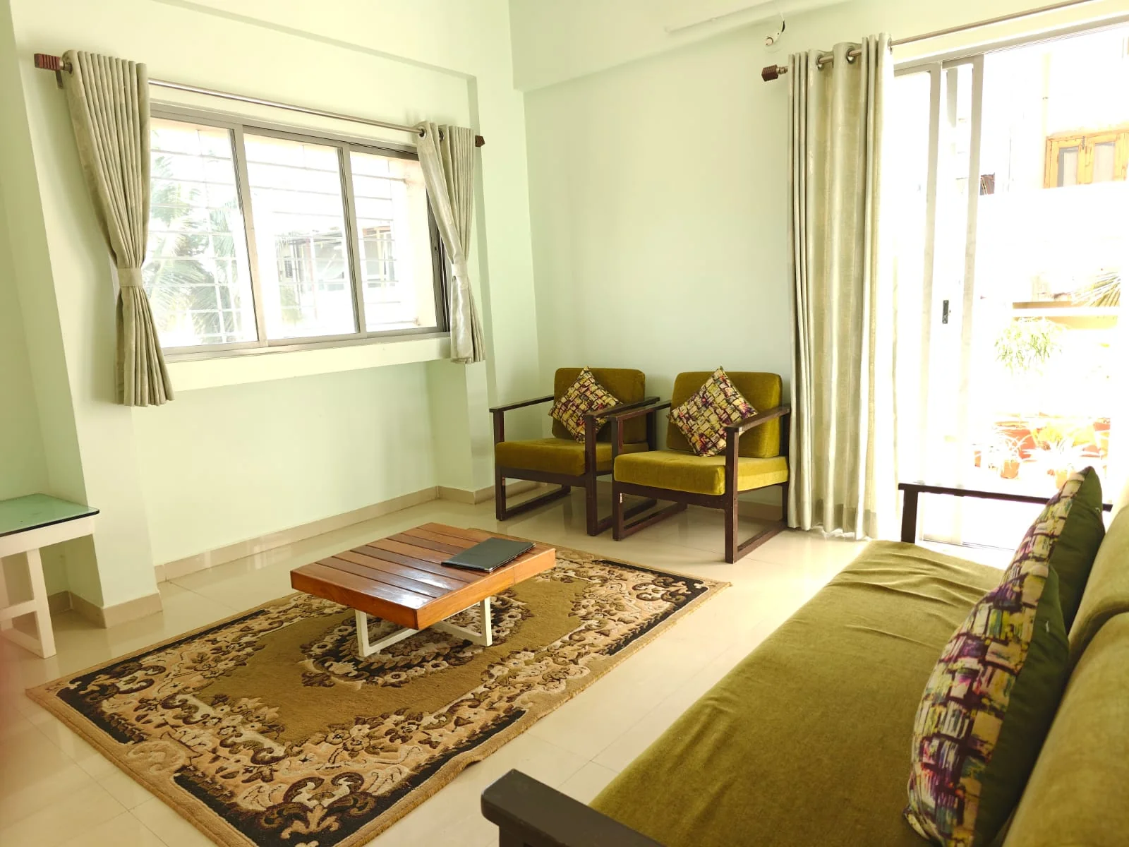 Fully Furnished 2BHK Flat in Nagala Park – Daily Rental