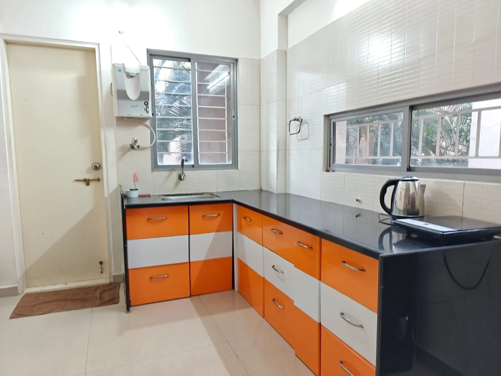 Fully Furnished 2 BHK in Nagala Park – Daily Rental | Chandralok Premium Homestays - Image 3