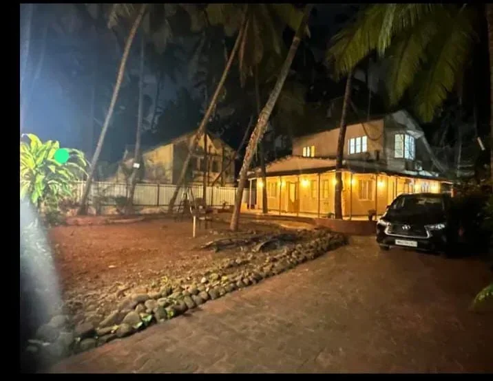 Beach House Shahab bungalow