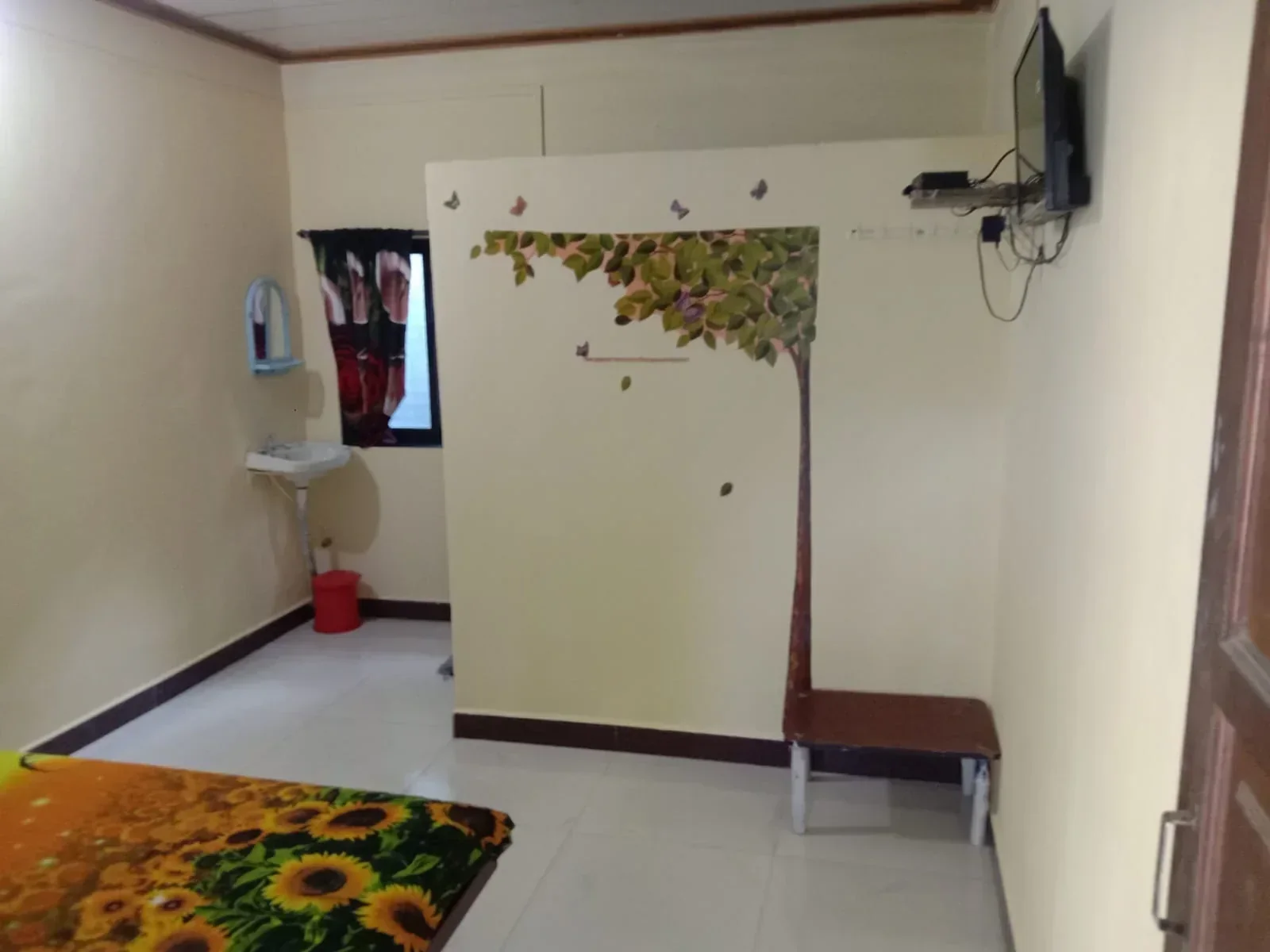 Ballaleshwar cottage in big room - Image 4