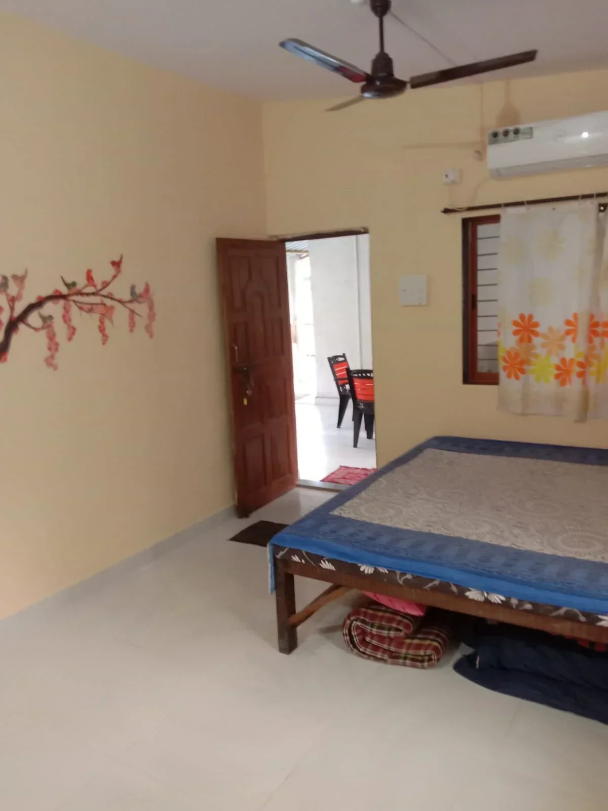Ballaleshwar cottage in small room - Image 3
