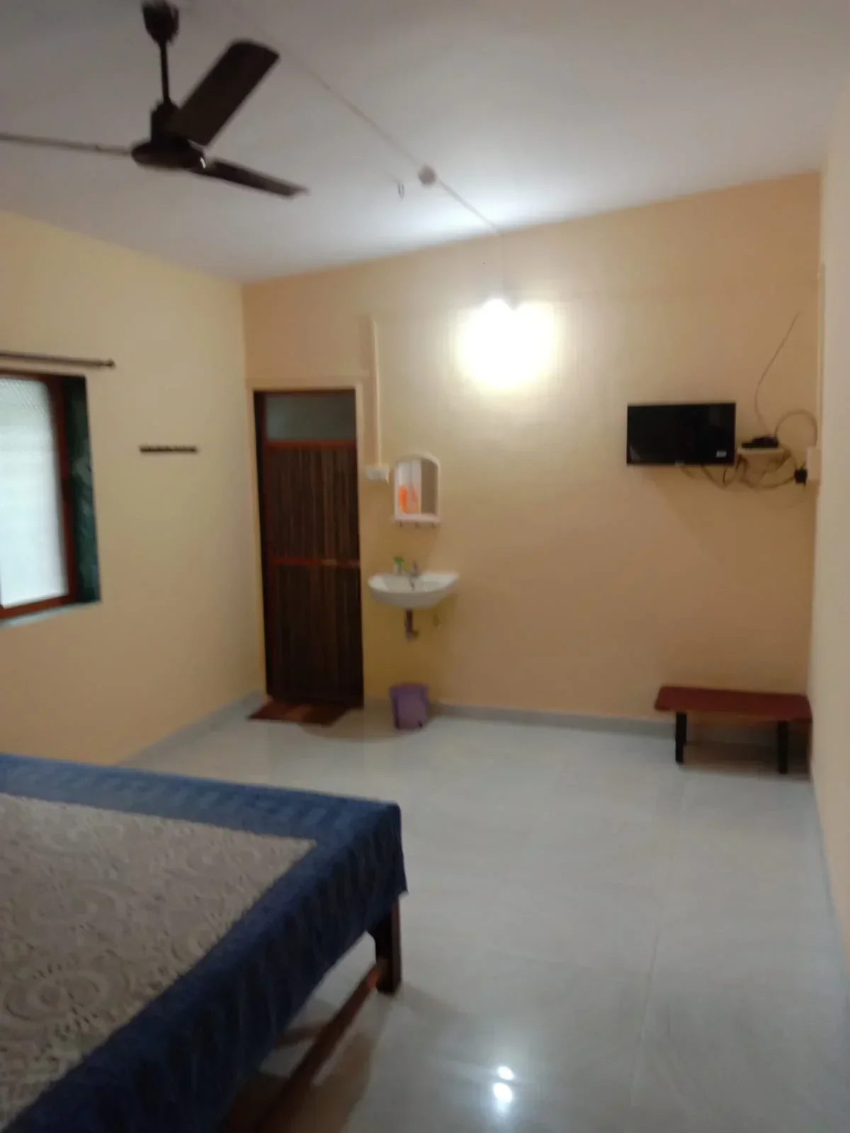 Ballaleshwar cottage in small room - Image 4