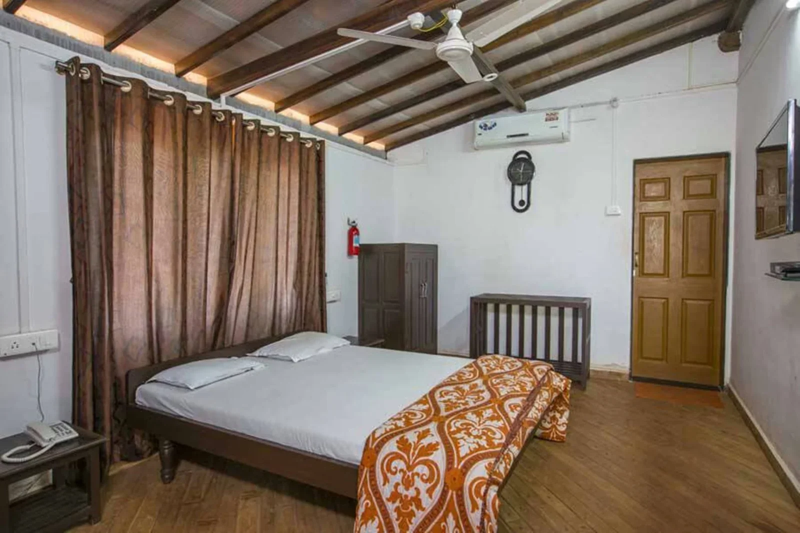 Beachfront Villas – 3-Bedroom Sea View Villa, Ganpatipule - Image 5
