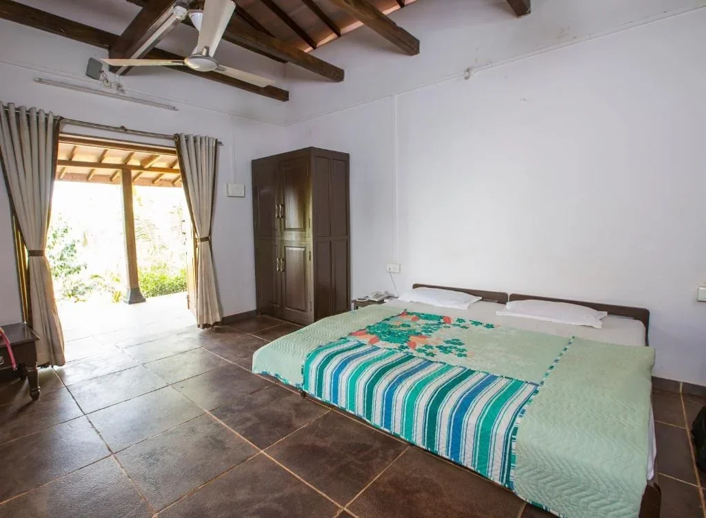 Beachfront Villas & Dormitory | Rooms in a Homestay - Image 3