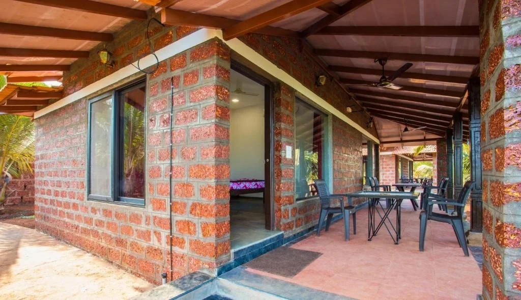 Beachfront Villas & Dormitory | Rooms in a Homestay - Image 2