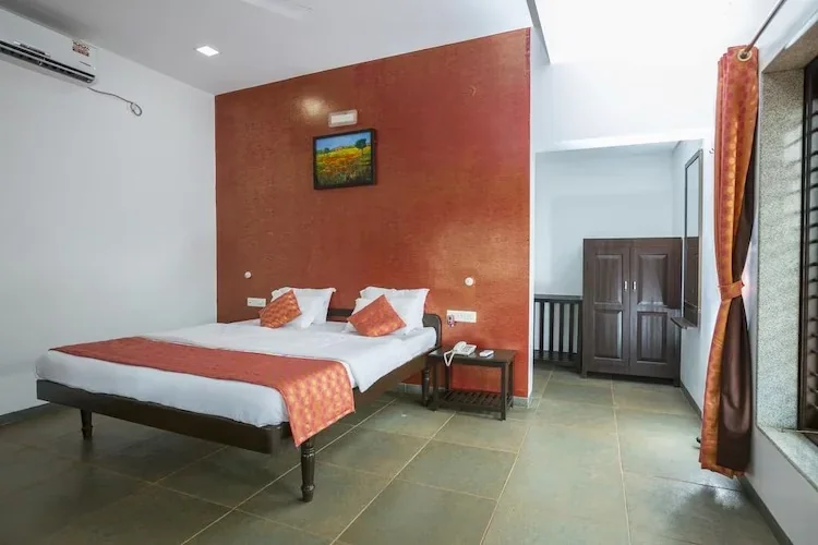 Beachfront Villas & Sea-View Executive Room 6 - Image 5