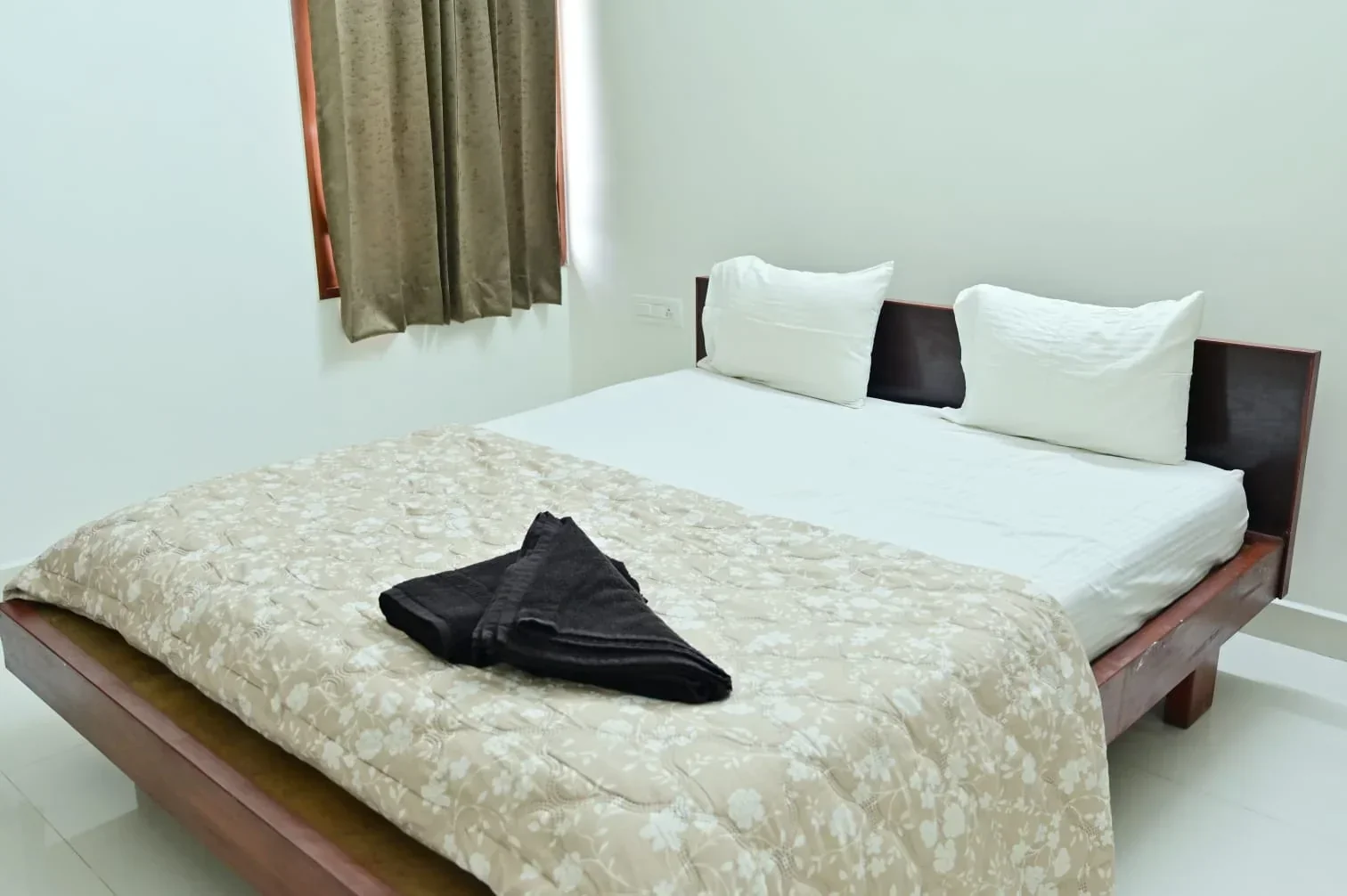 Bricknest Homes – 2BHK Service Apartment / Homestay in Indiranagar, Mysore - Image 5