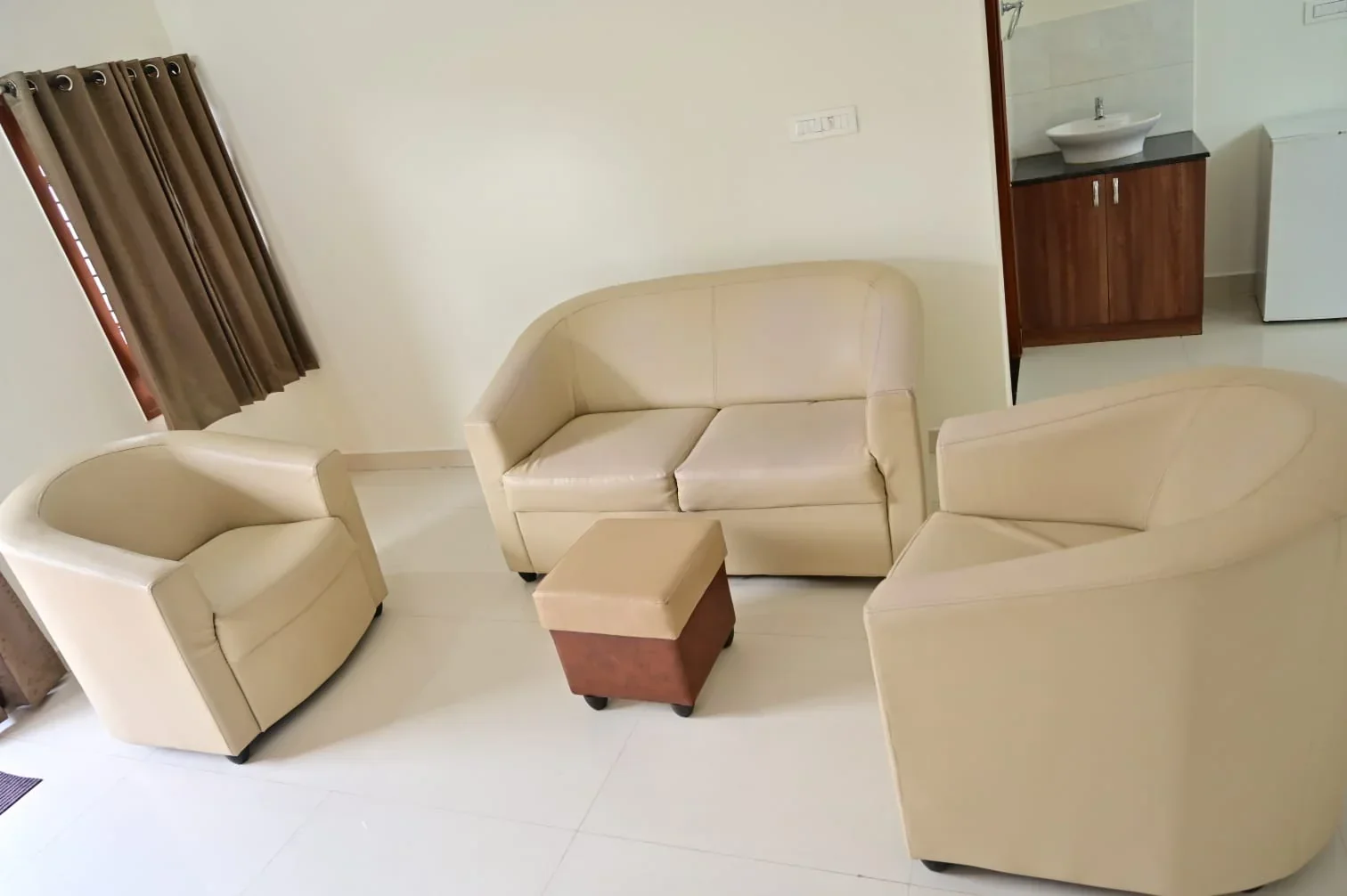 Bricknest Homes – 2BHK Service Apartment / Homestay in Indiranagar, Mysore - Image 2
