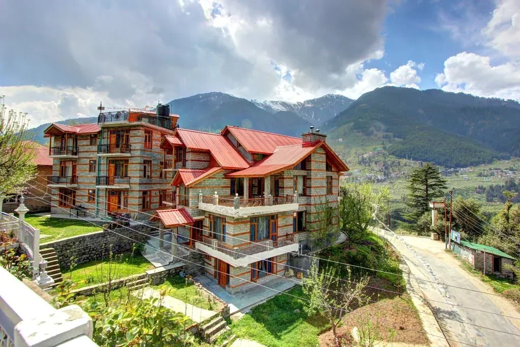Conifer Home Villa – 5BHK Private Luxury Villa in Manali