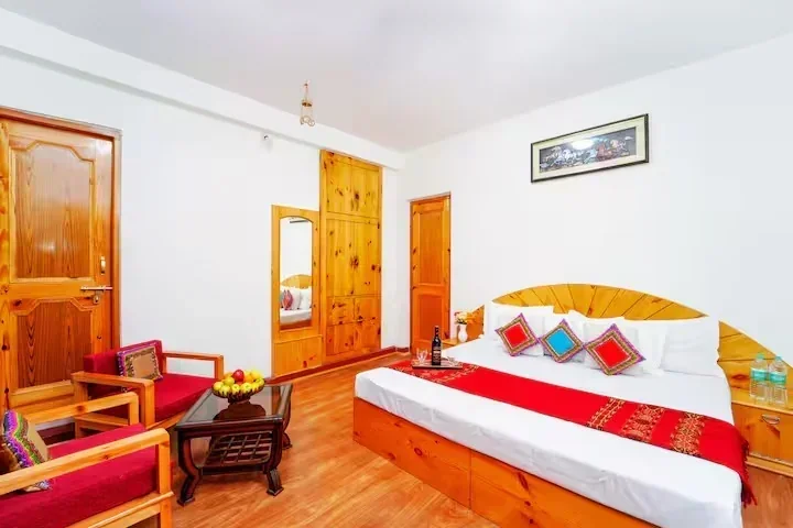 Cozy 2-Room Suite in Apple Orchard Retreat, Manali - Image 5