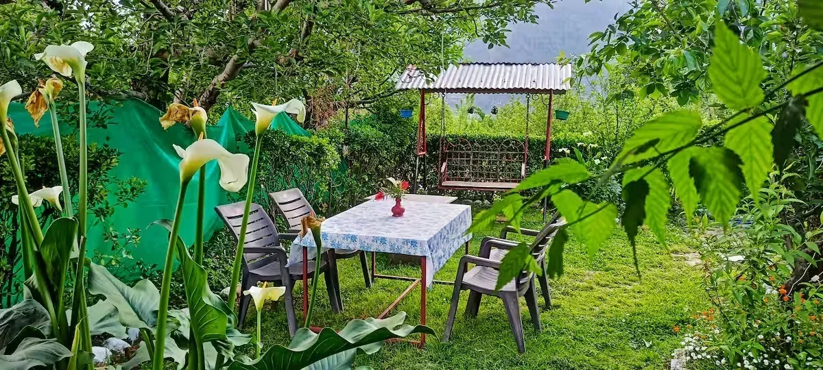 Cozy 2-Room Suite in Apple Orchard Retreat, Manali - Image 3