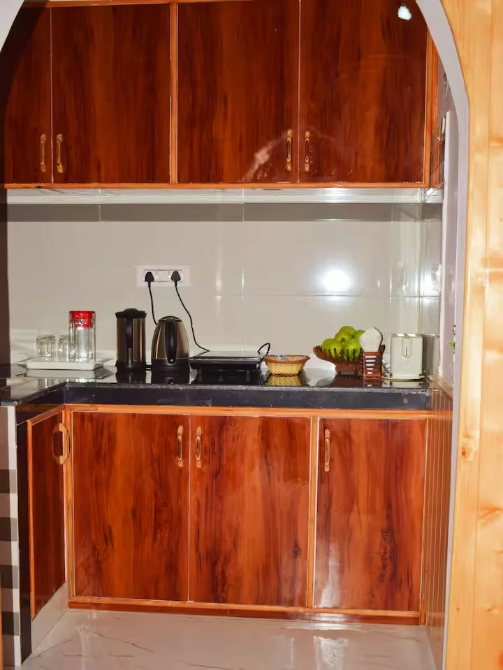 Cozy Studio with Kitchen at Rangri Homestead - Image 2