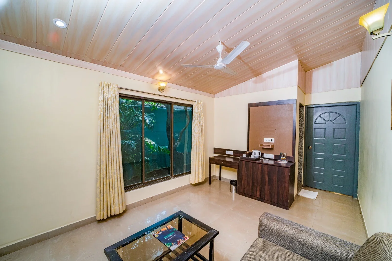 Forest suite room