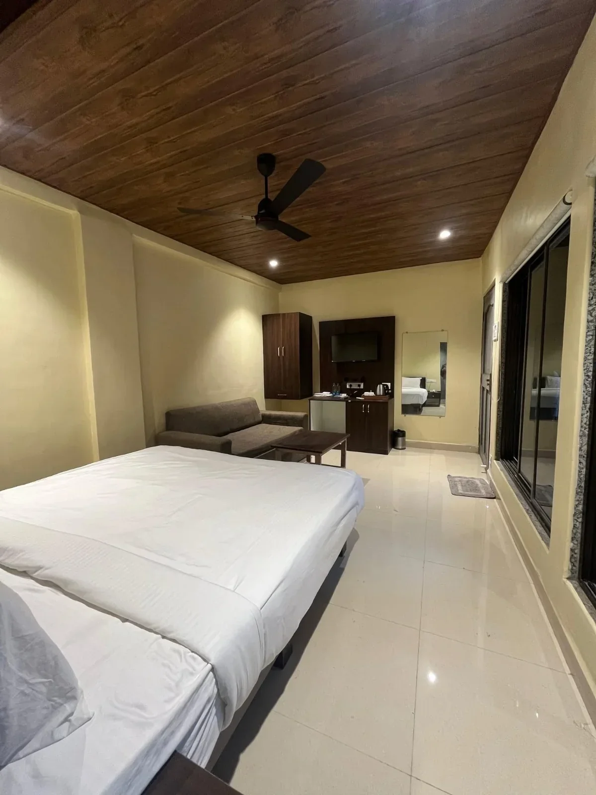 Forest suite with private pool - Image 4