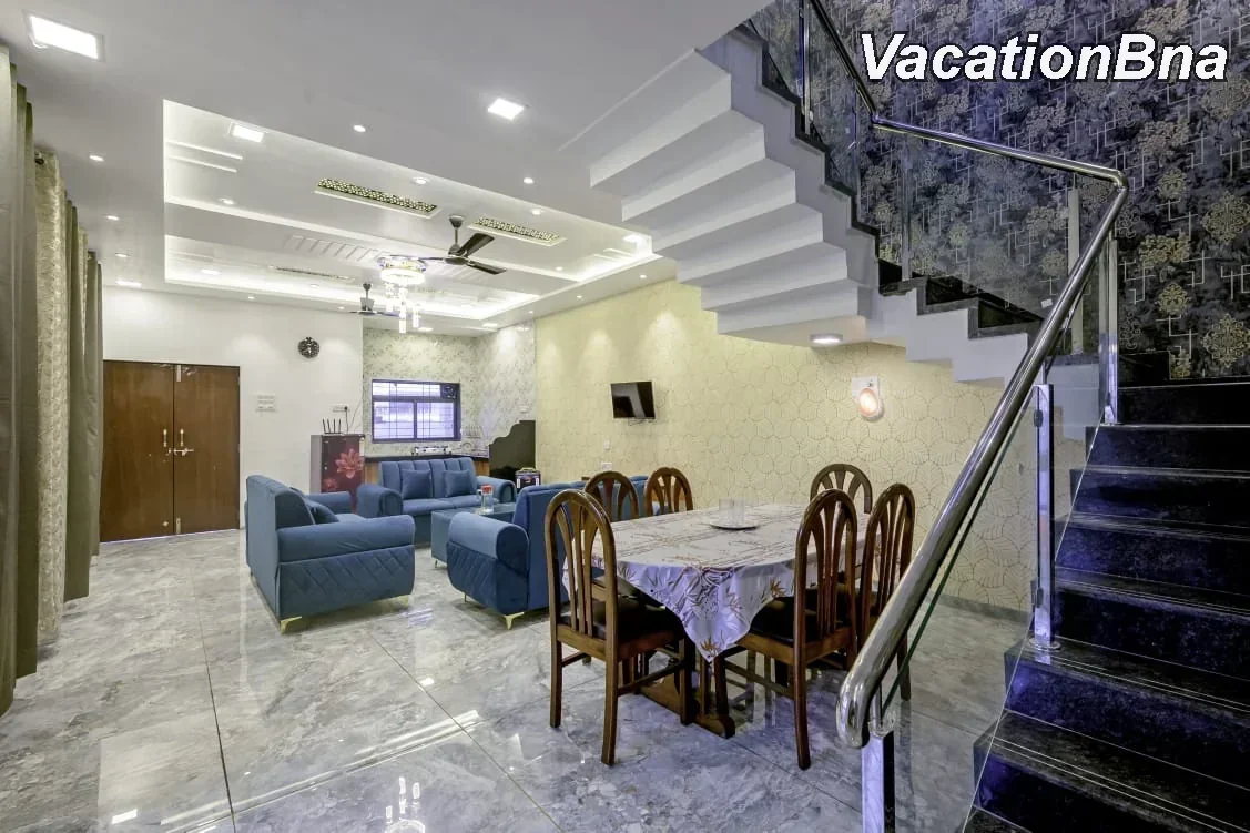 Fun Square Villa - Image 3