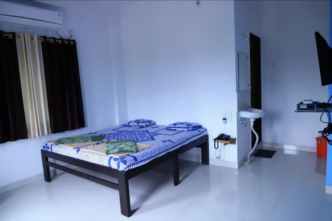 Ganesh Rasal Home Stay – Swaroop Residency & Archana’s Kitchen - Image 3