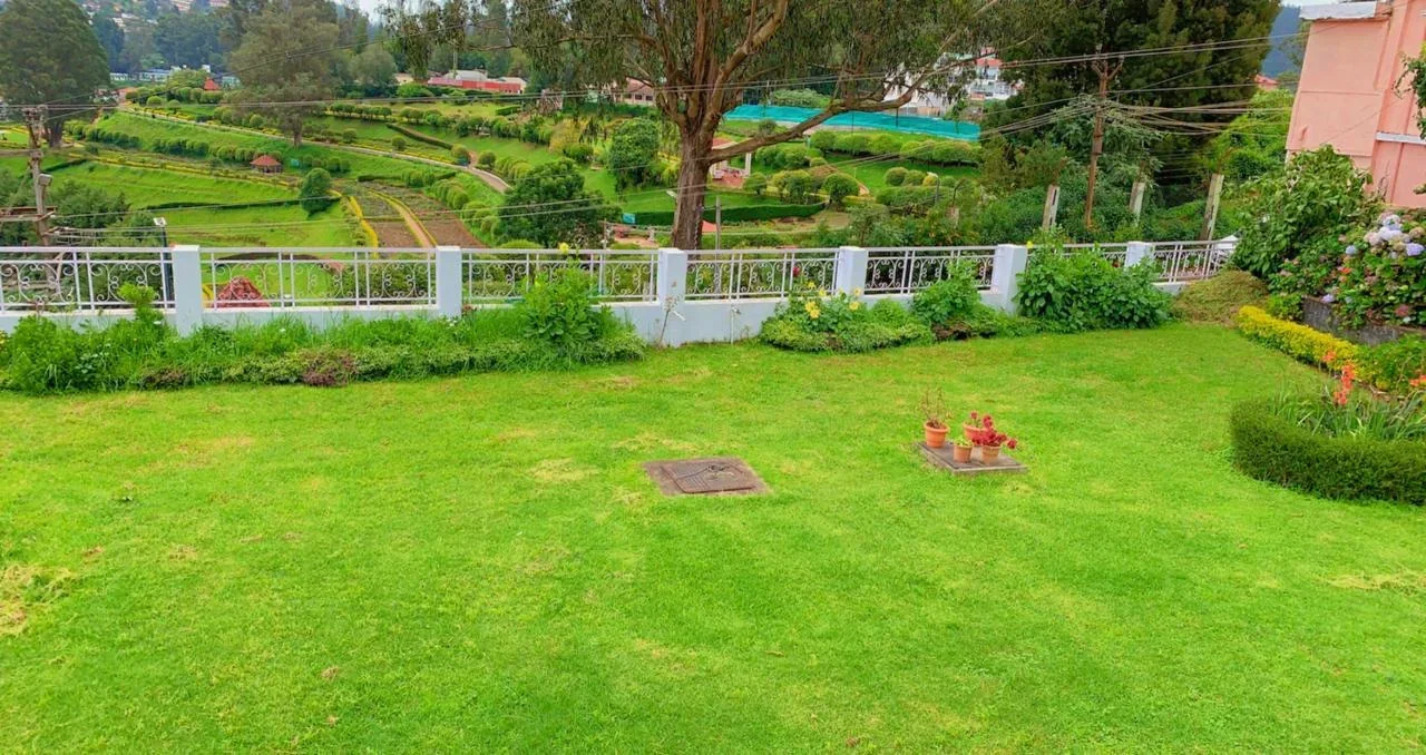 Garden Villa – Serene Stay Overlooking the Rose Garden - Image 3