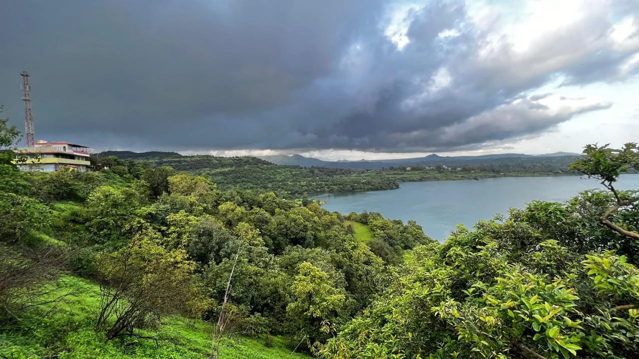 Hilltop Retreat – Serene Lakeside Escape in Bhandardara - Image 2