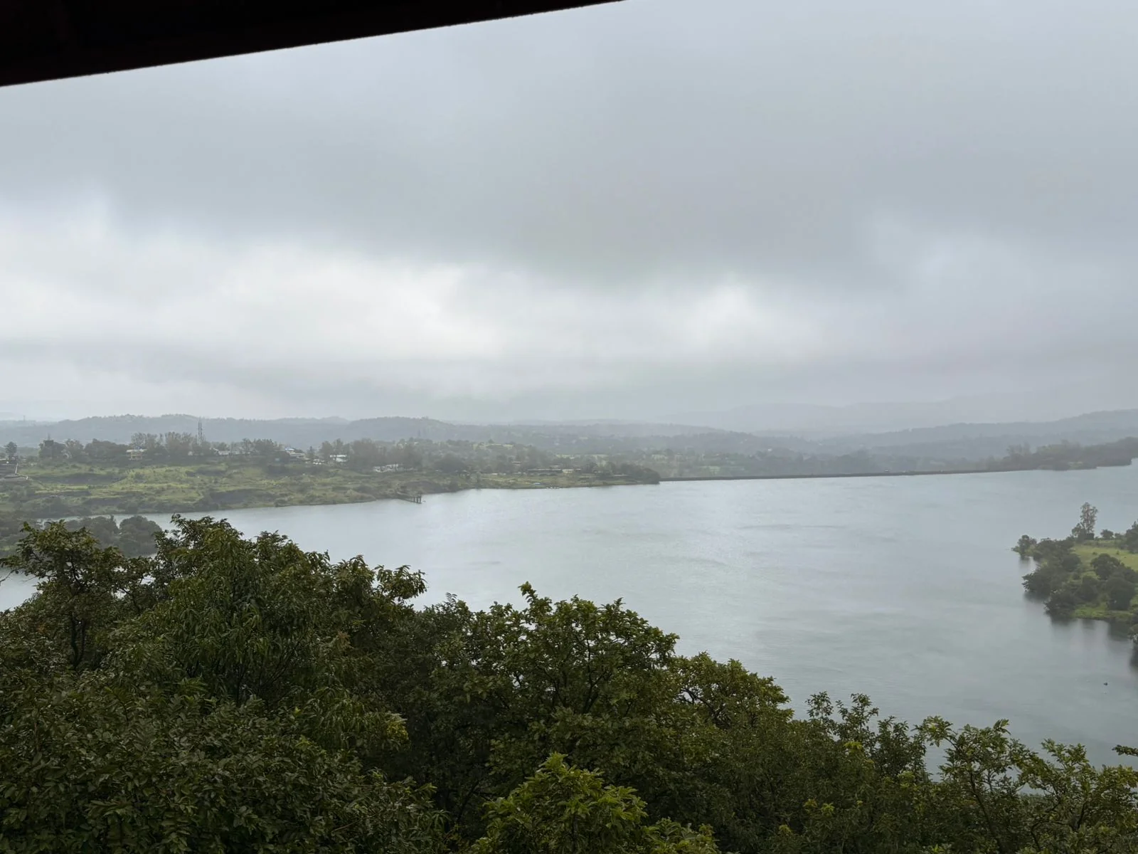 Hilltop Retreat – Serene Lakeside Escape in Bhandardara - Image 5