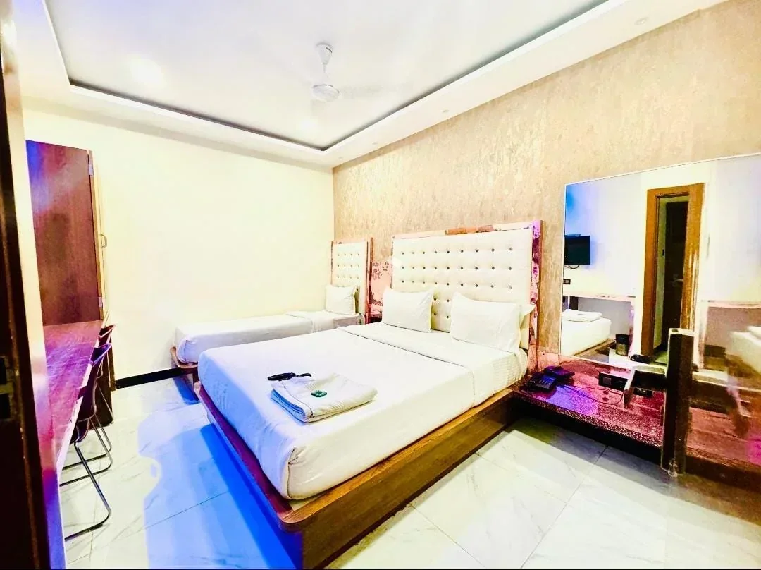 Hotel Airport crown - Image 4