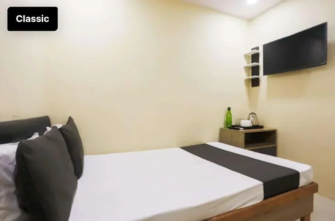 Hotel IBIS Rooms - Image 4