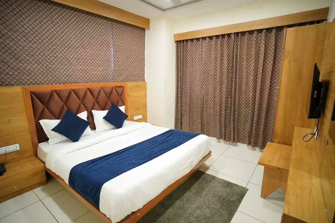 Hotel Suncity - Image 4