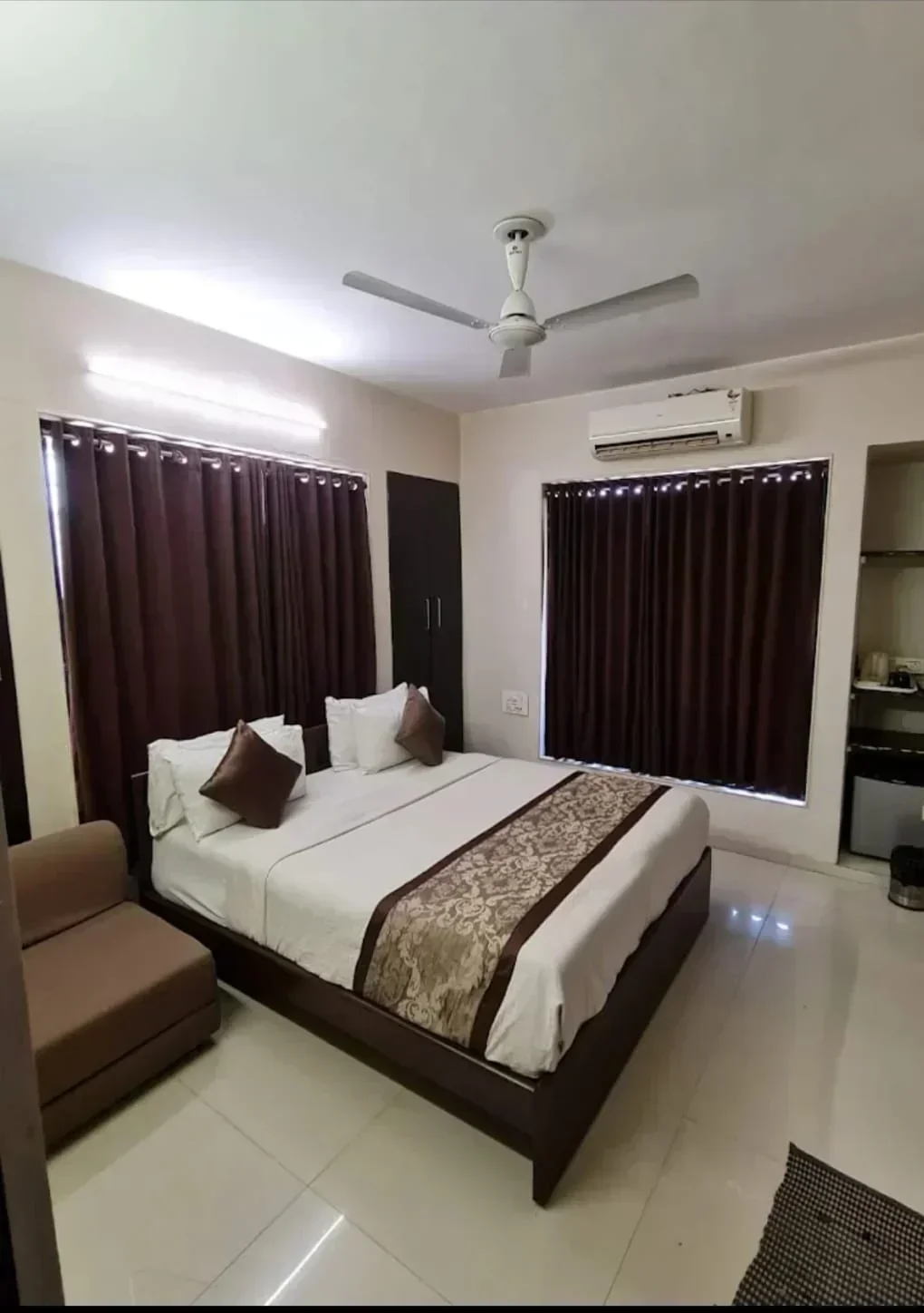 Hotel Welcome - Image 3