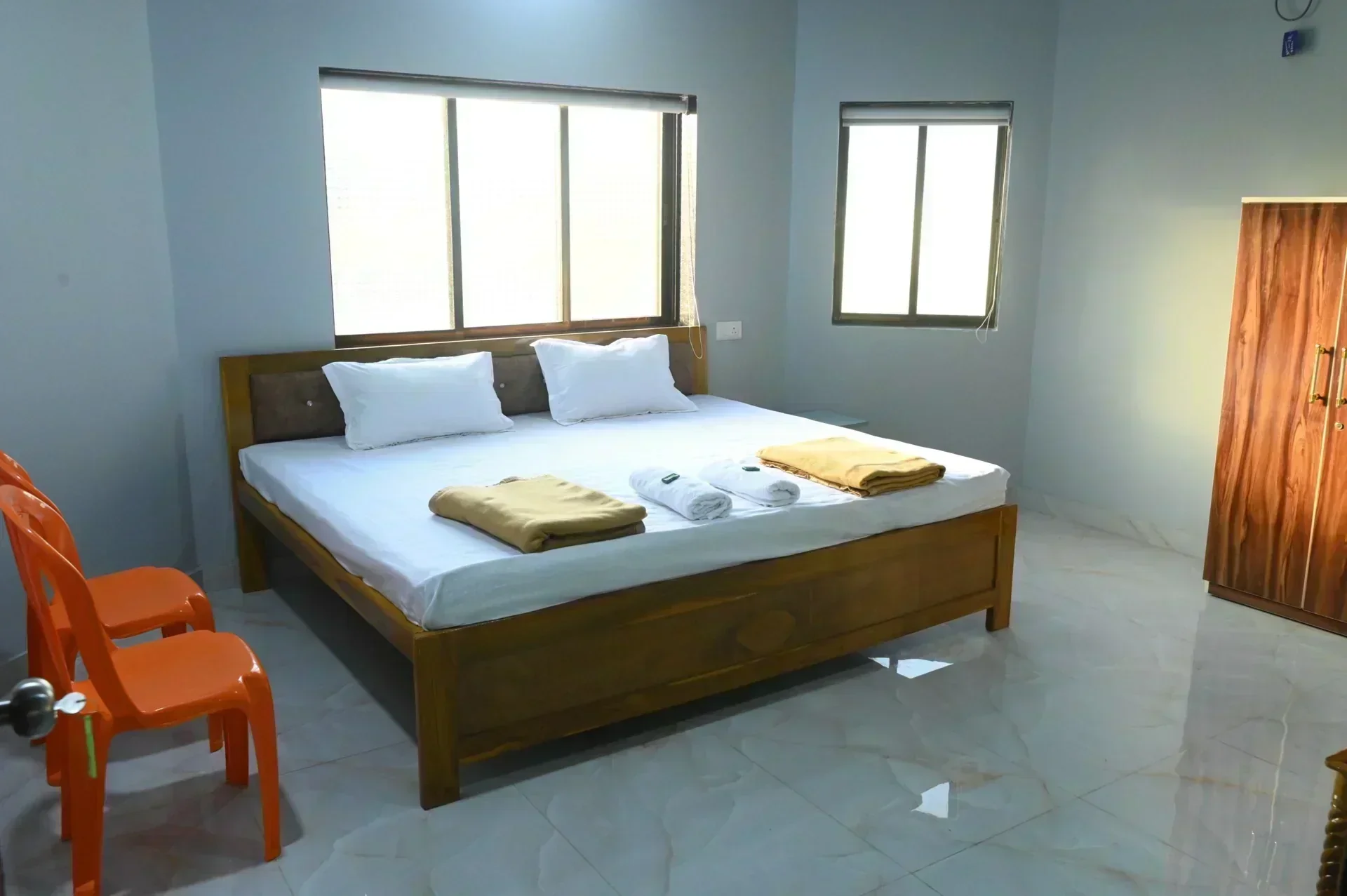 Lake breeze resort - Image 3
