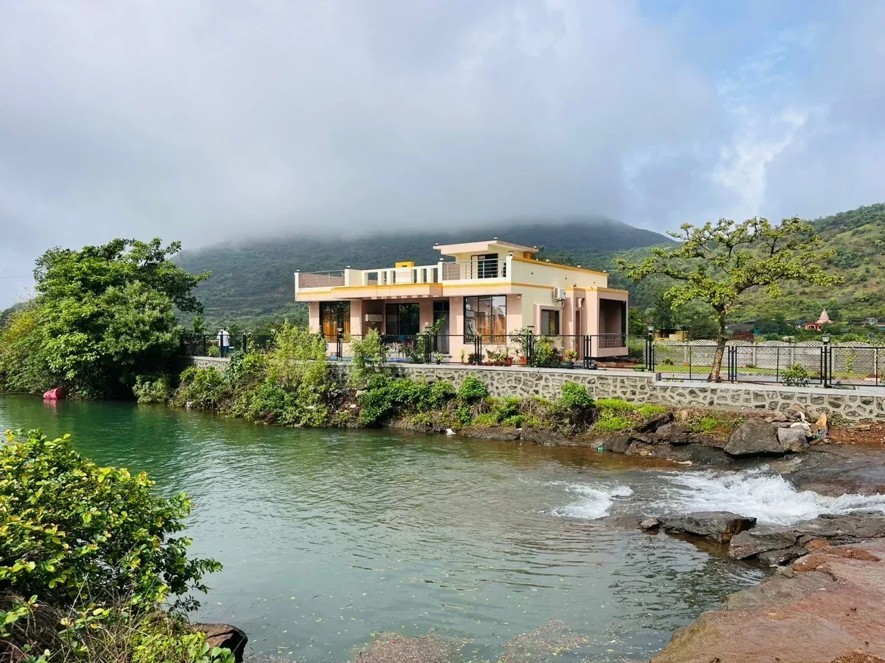 Luxurious 3BHK Private Villa-With Private Swimming Pool