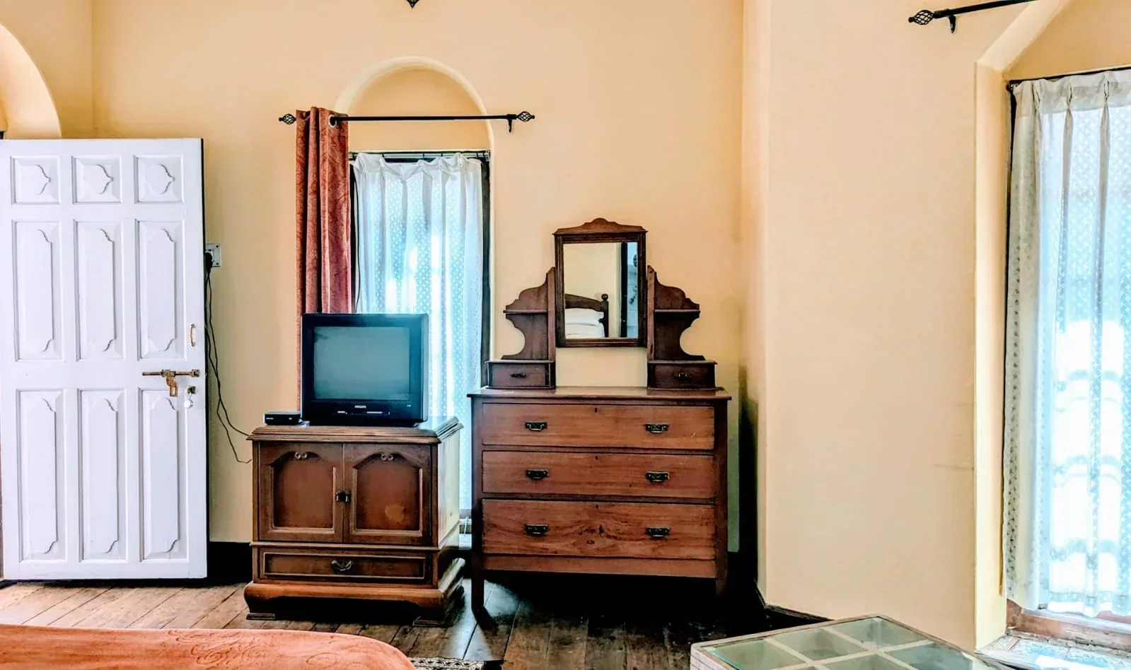 Marlborough House – Comfortable Stay Near Botanical Garden, Ooty - Image 3