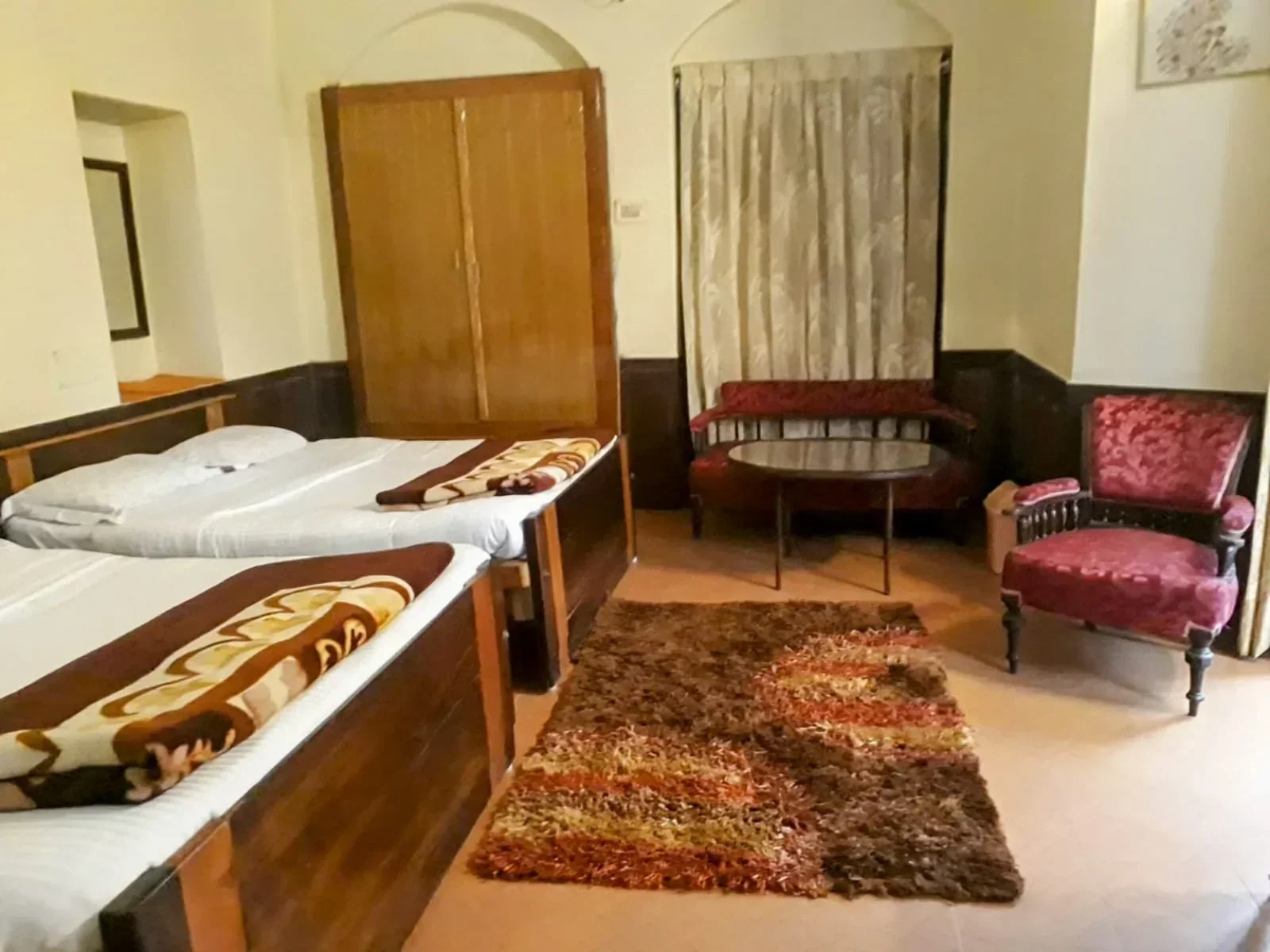 Marlborough House – Comfortable Stay Near Botanical Garden, Ooty - Image 4