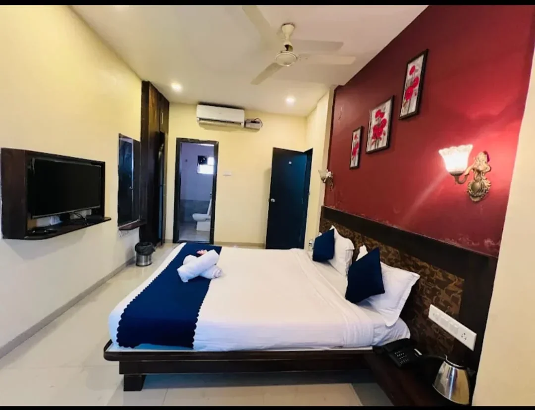 Nisha hotel Couple room - Image 2